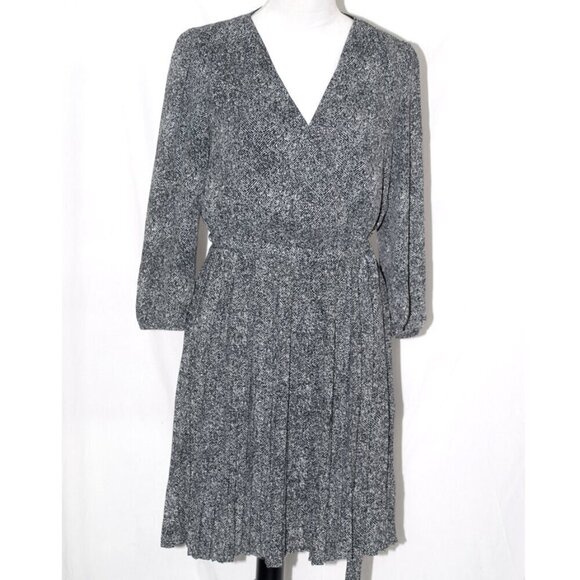 DR2 Dresses & Skirts - Dress with Pleats Abstract Black White Geometric DR2 Womens Small Formal Busines